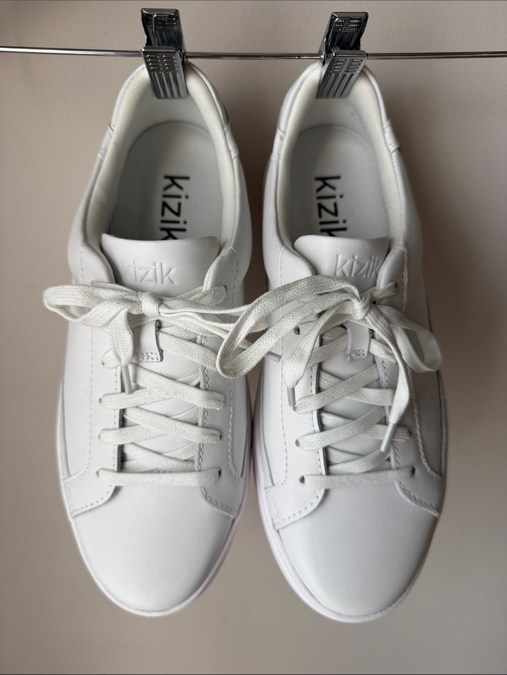 Kizik Vegas 2 Hands Free White Leather Sneakers Slip On Wide Comfort Shoes